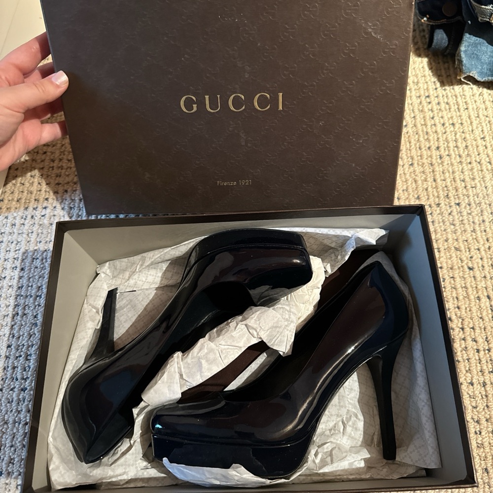 Gucci Vernice Marine Heel